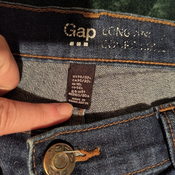 Gap women Denim. Size 32. Good condition. - Picture 2 of 4